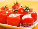 Рецепта Парти хапки от пълнени чери домати със синьо сирене, майонеза и крутони